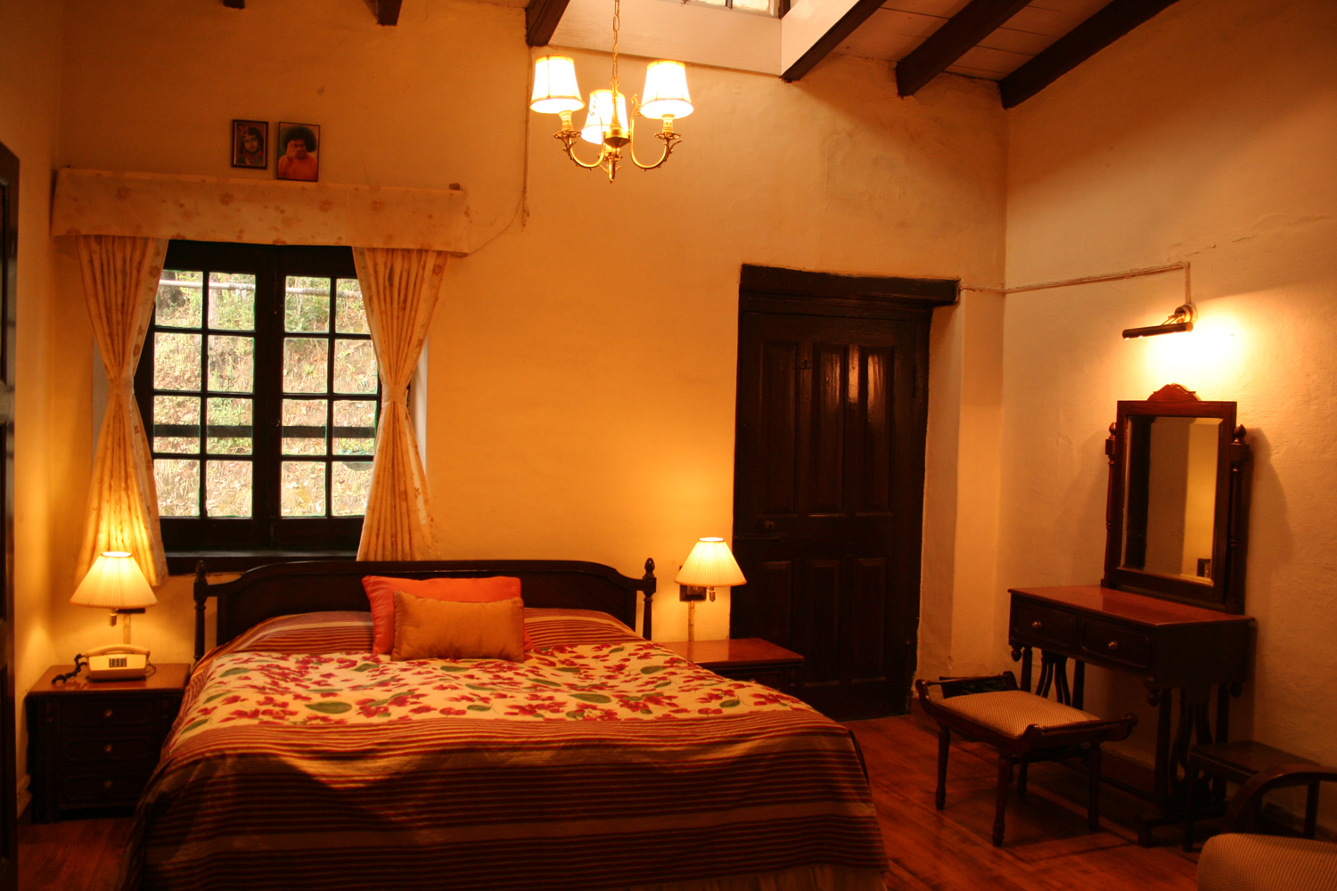 West View Hotel –Ranikhet Ranikhet Grand Family Suite West View Hotel Ranikhet